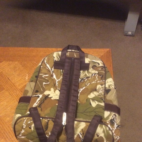 Belvah camoflauge quilted back pack - Picture 8 of 12